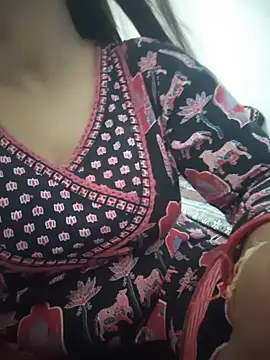 Snapshot of your_favourite_bhabhi chatting on 19, 5, 2026 your favourite bhabhi online show from 19, 5, 2026