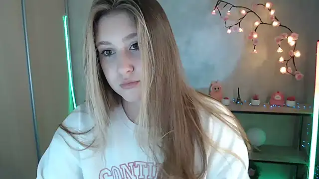 Snapshot of Milka_kamila chatting on 15, 6, 2026 Milka kamila online show from 15, 6, 2026
