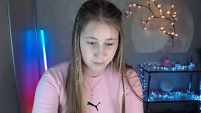 Snapshot of Milka_kamila chatting on 13, 7, 2026 Milka kamila online show from 13, 7, 2026