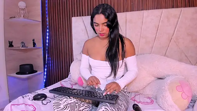 Snapshot of Catalleya_flower chatting on 21, 6, 2026 Catalleya flower online show from 21, 6, 2026