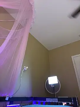 LilaJaneErotica online show from 15, 4, 2026