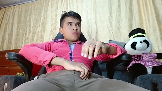 Snapshot of DayroDuran chatting on 18, 5, 2026 DayroDuran online show from 18, 5, 2026