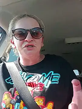 Snapshot of Goldenndoll chatting on 17, 11, 2025 Goldenndoll online show from 17, 11, 2025