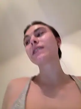 SophiiaStarr online show from 2, 4, 2026