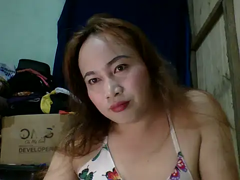 Snapshot of Maxine_fox chatting on 4, 11, 2025 Maxine fox online show from 4, 11, 2025