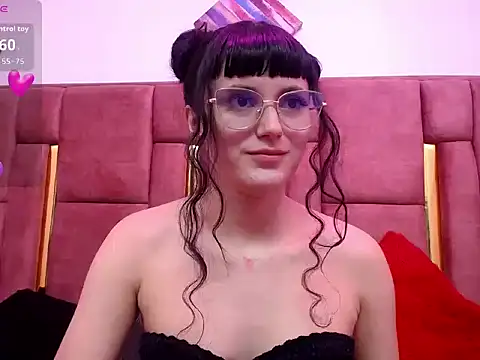 Snapshot of XBODTRIIPX chatting on 28, 9, 2025 XBODTRIIPX online show from 28, 9, 2025