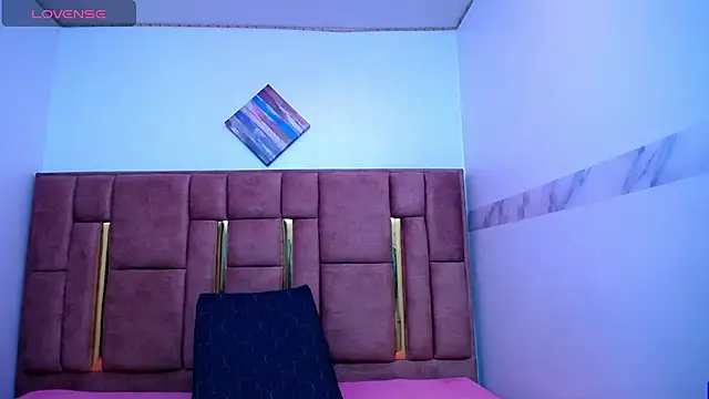 Snapshot of XBODTRIIPX chatting on 21, 10, 2025 XBODTRIIPX online show from 21, 10, 2025