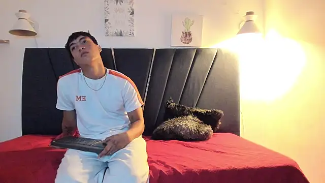 Snapshot of jhos_cum23 chatting on 7, 4, 2026 jhos cum23 online show from 7, 4, 2026