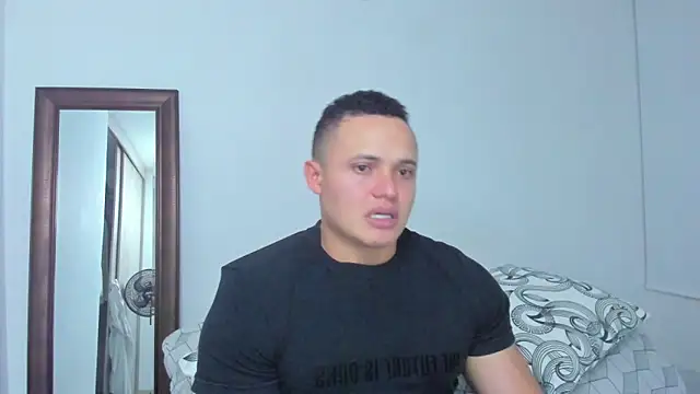 Snapshot of KingLevi01 chatting on 17, 4, 2026 KingLevi01 online show from 17, 4, 2026