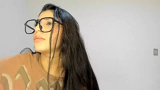 Snapshot of Sweet_and_Rous0 chatting on 2, 2, 2026 Sweet and Rous0 online show from 2, 2, 2026