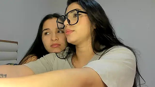 Snapshot of Sweet_and_Rous0 chatting on 5, 2, 2026 Sweet and Rous0 online show from 5, 2, 2026