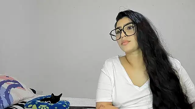 Snapshot of Sweet_and_Rous0 chatting on 17, 2, 2026 Sweet and Rous0 online show from 17, 2, 2026