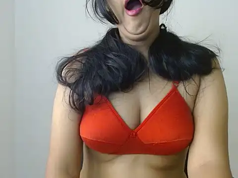 Snapshot of priya_022 chatting on 1, 10, 2025 priya 022 online show from 1, 10, 2025