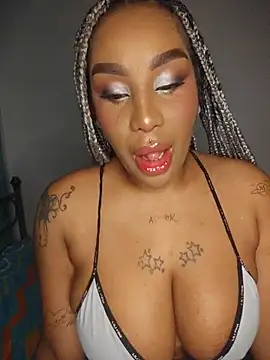 Snapshot of Queen_Amara chatting on 13, 6, 2026 Queen Amara online show from 13, 6, 2026