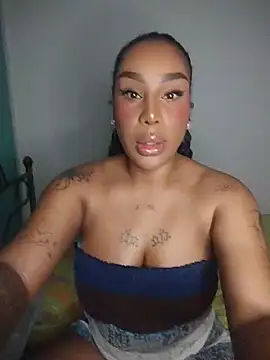 Snapshot of Queen_Amara chatting on 24, 7, 2026 Queen Amara online show from 24, 7, 2026
