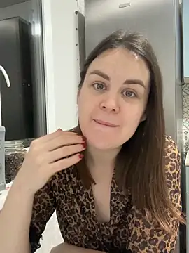 Snapshot of Risky-Flower chatting on 30, 10, 2025 Risky-Flower online show from 30, 10, 2025