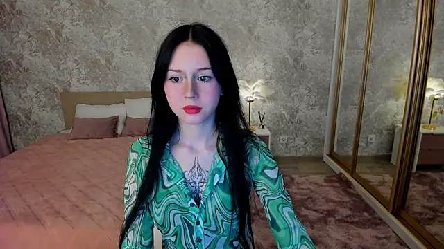 Snapshot of VioletHarme chatting on 12, 4, 2026 VioletHarme online show from 12, 4, 2026