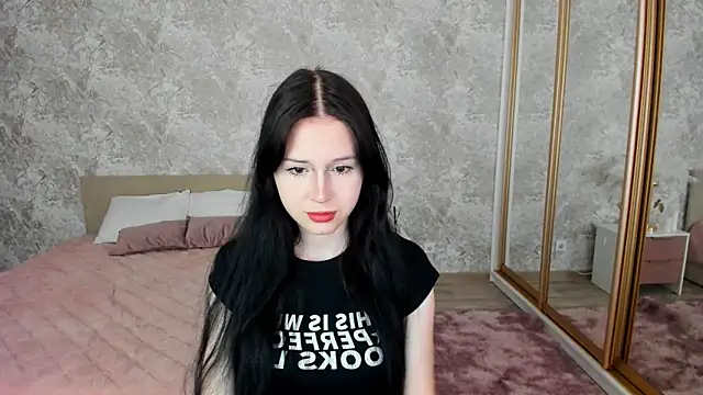 Snapshot of VioletHarme chatting on 20, 4, 2026 VioletHarme online show from 20, 4, 2026