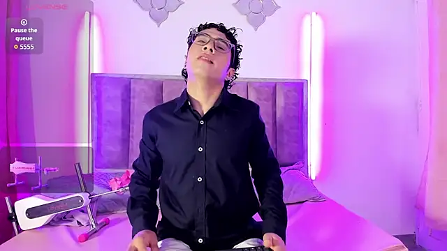 Snapshot of 0anonimo_bottom1 chatting on 2, 10, 2025 0anonimo bottom1 online show from 2, 10, 2025