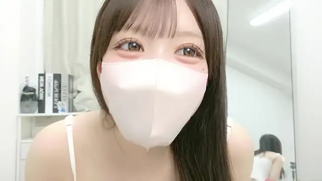 Snapshot of roachan_ chatting on 17, 7, 2026 roachan online show from 17, 7, 2026