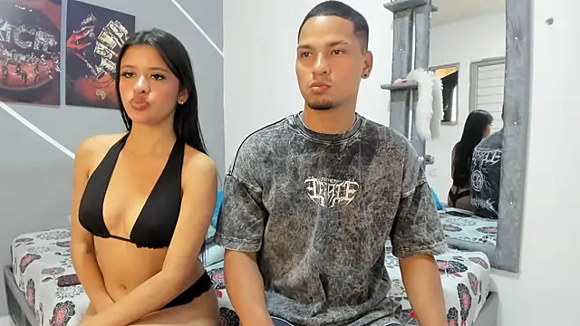 Snapshot of Sexy777Couple chatting on 18, 4, 2026 Sexy777Couple online show from 18, 4, 2026