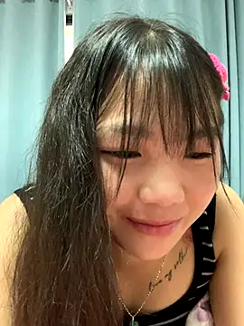 Snapshot of Emlyly-18 chatting on 5, 10, 2025 Emlyly-18 online show from 5, 10, 2025