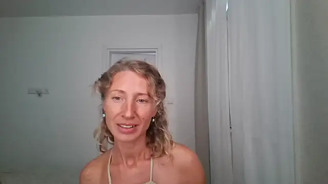 Snapshot of Paevoa chatting on 11, 9, 2025 Paevoa online show from 11, 9, 2025