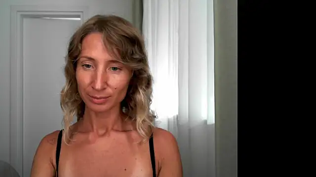 Snapshot of Paevoa chatting on 23, 9, 2025 Paevoa online show from 23, 9, 2025