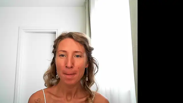 Snapshot of Paevoa chatting on 24, 9, 2025 Paevoa online show from 24, 9, 2025