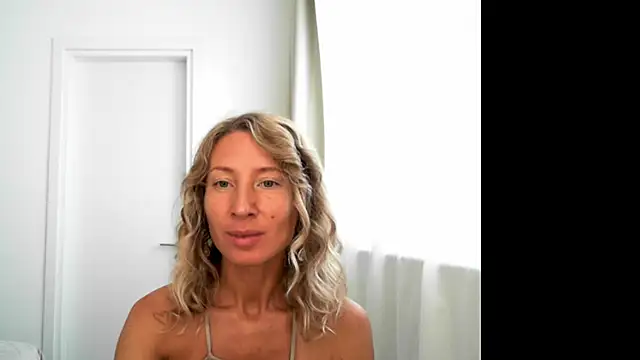 Snapshot of Paevoa chatting on 9, 10, 2025 Paevoa online show from 9, 10, 2025