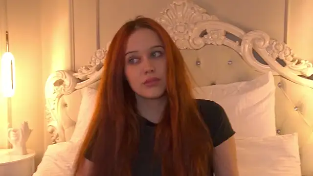 Snapshot of AnnaVelisse chatting on 19, 9, 2025 AnnaVelisse online show from 19, 9, 2025