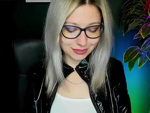 Snapshot of loveHeidi chatting on 18, 9, 2025 loveHeidi online show from 18, 9, 2025