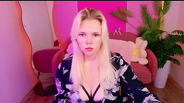 EmillyRogers online show from 4, 10, 2025