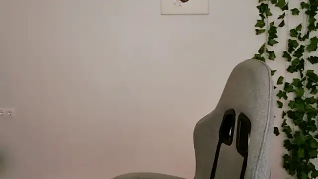 Yoka paradoXXX online show from 3, 2, 2026