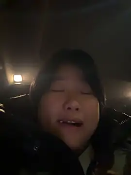 Snapshot of Fengbaby-555 chatting on 19, 12, 2025 Fengbaby-555 online show from 19, 12, 2025