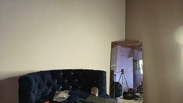 Electra Gosselin online show from 8, 11, 2025