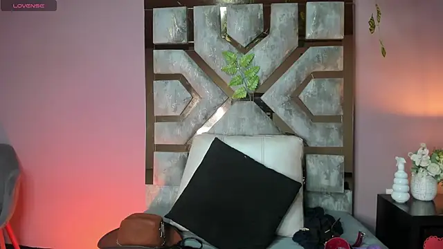 Snapshot of Electra_Gosselin chatting on 1, 7, 2026 Electra Gosselin online show from 1, 7, 2026