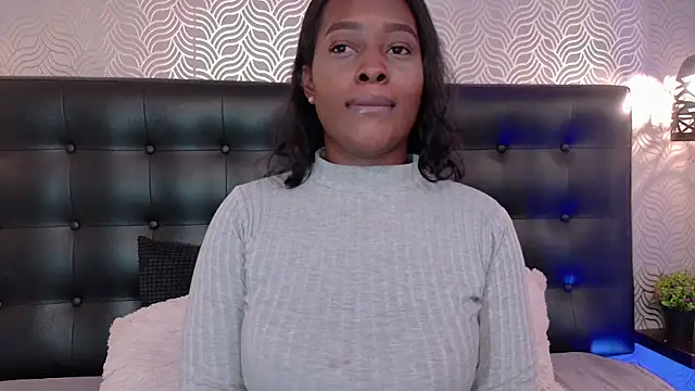 Snapshot of NaiaraMasson_ chatting on 1, 4, 2026 NaiaraMasson online show from 1, 4, 2026