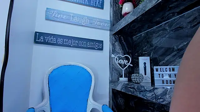 Snapshot of foxy_zoe chatting on 2, 2, 2026 foxy zoe online show from 2, 2, 2026