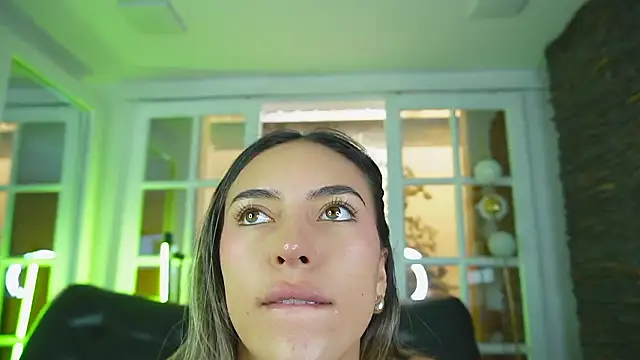 Snapshot of foxy_zoe chatting on 13, 3, 2026 foxy zoe online show from 13, 3, 2026