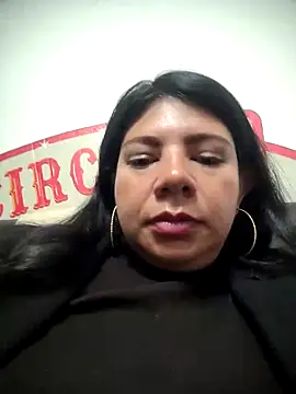 Snapshot of kinky_momm chatting on 4, 11, 2025 kinky momm online show from 4, 11, 2025