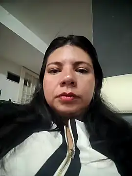 Snapshot of kinky_momm chatting on 14, 1, 2026 kinky momm online show from 14, 1, 2026