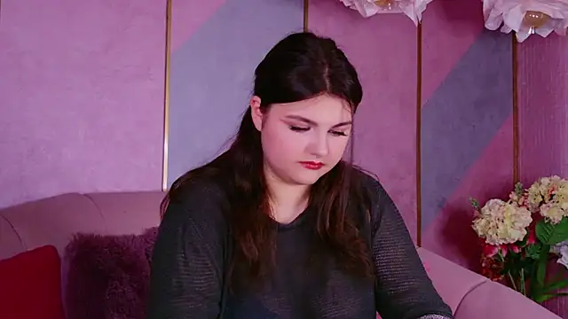 Snapshot of UR_BELLA chatting on 18, 10, 2025 UR BELLA online show from 18, 10, 2025