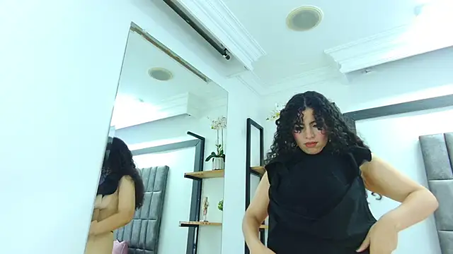 Skyler Fox  online show from 18, 1, 2026