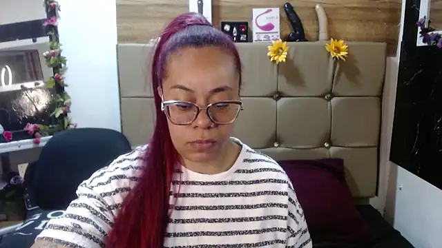 MIA  SPENCER online show from 6, 10, 2025