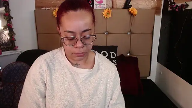 Snapshot of MIA__SPENCER chatting on 27, 2, 2026 MIA SPENCER online show from 27, 2, 2026