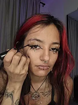 Snapshot of carolinerue chatting on 4, 4, 2026 carolinerue online show from 4, 4, 2026