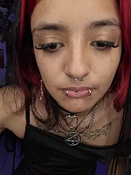 Snapshot of carolinerue chatting on 21, 4, 2026 carolinerue online show from 21, 4, 2026