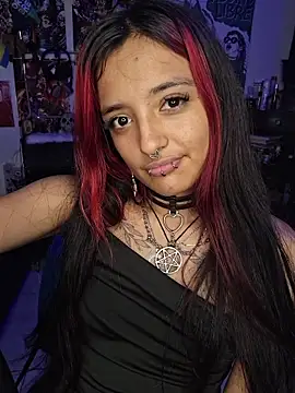Snapshot of carolinerue chatting on 21, 4, 2026 carolinerue online show from 21, 4, 2026