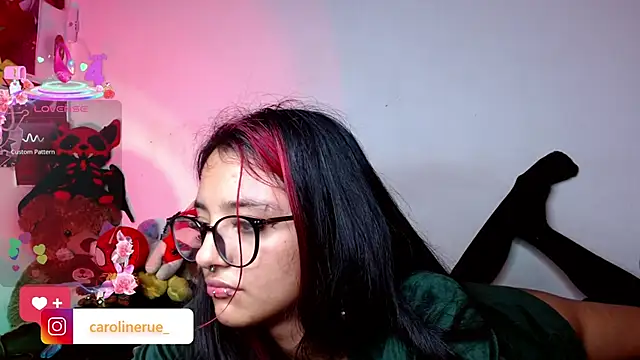 Snapshot of carolinerue chatting on 29, 4, 2026 carolinerue online show from 29, 4, 2026